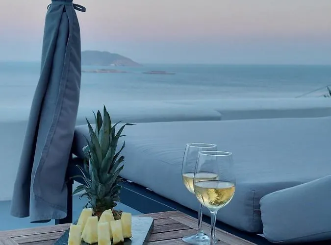 Apollon Village 아나피