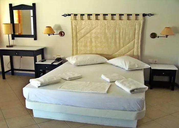 호텔 Apollon Village