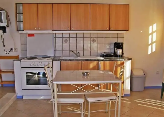 Apollon Village 아나피