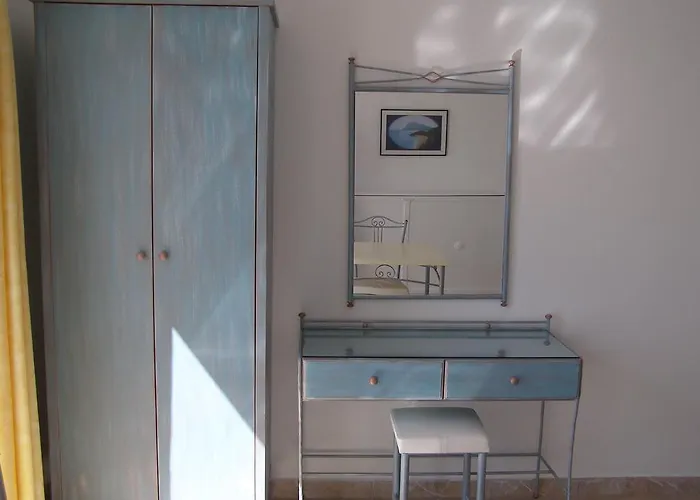 Apollon Village 아나피